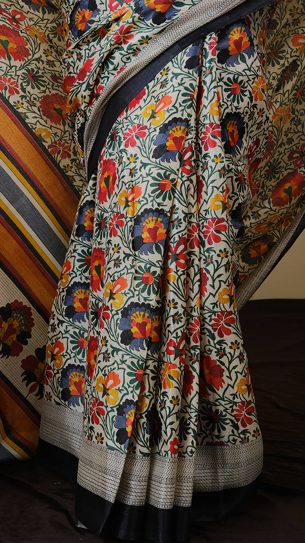 Poly silk crème with black border Kashmiri floral multicolour - KRITHIKA (40010010)