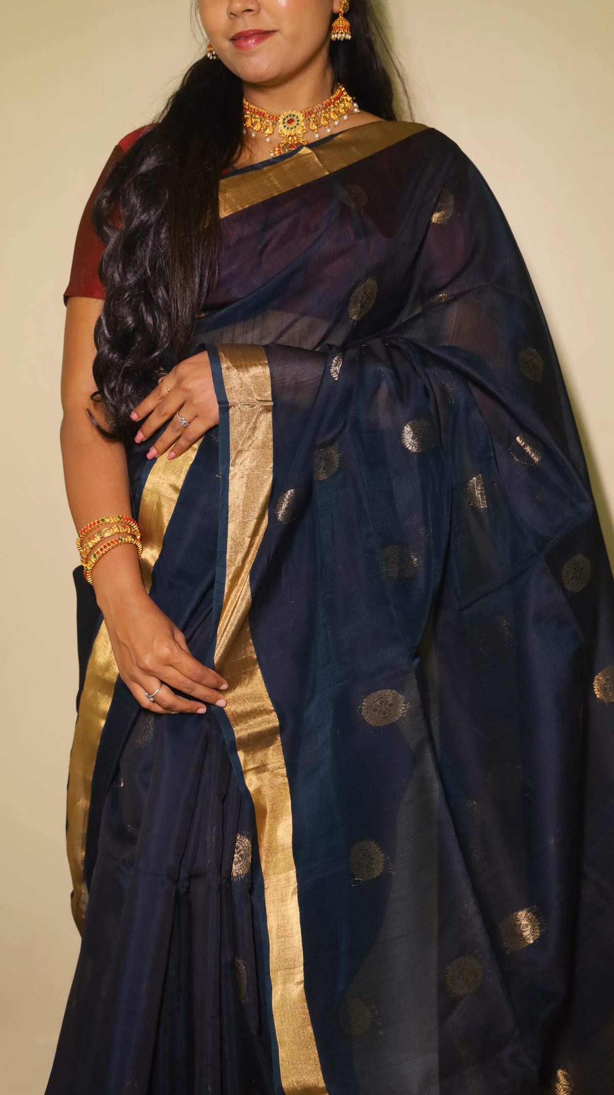 Exquisite silk cotton saree in bottle green and mud brown, handwoven with intricate designs - AVANTHIKA (20007009)