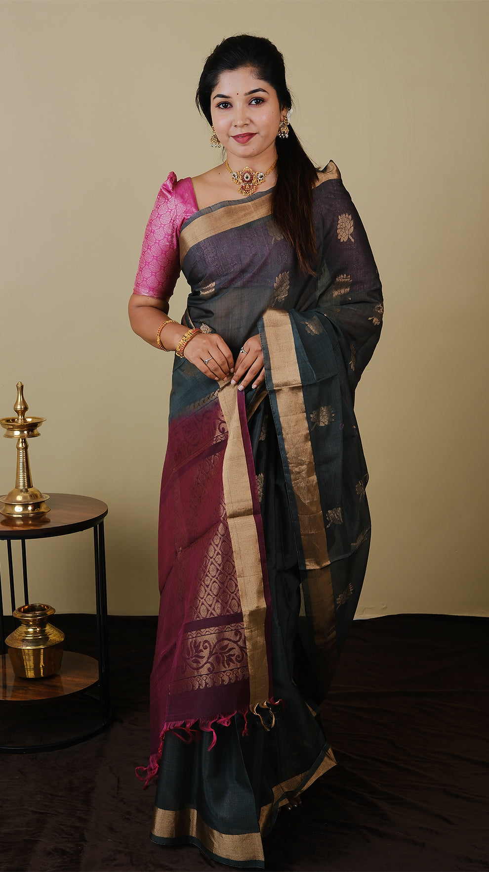 Cotton silk in bottle green with gold flower motif and plum pink contrast zari border and pallu - AVANTHIKA (20009026)