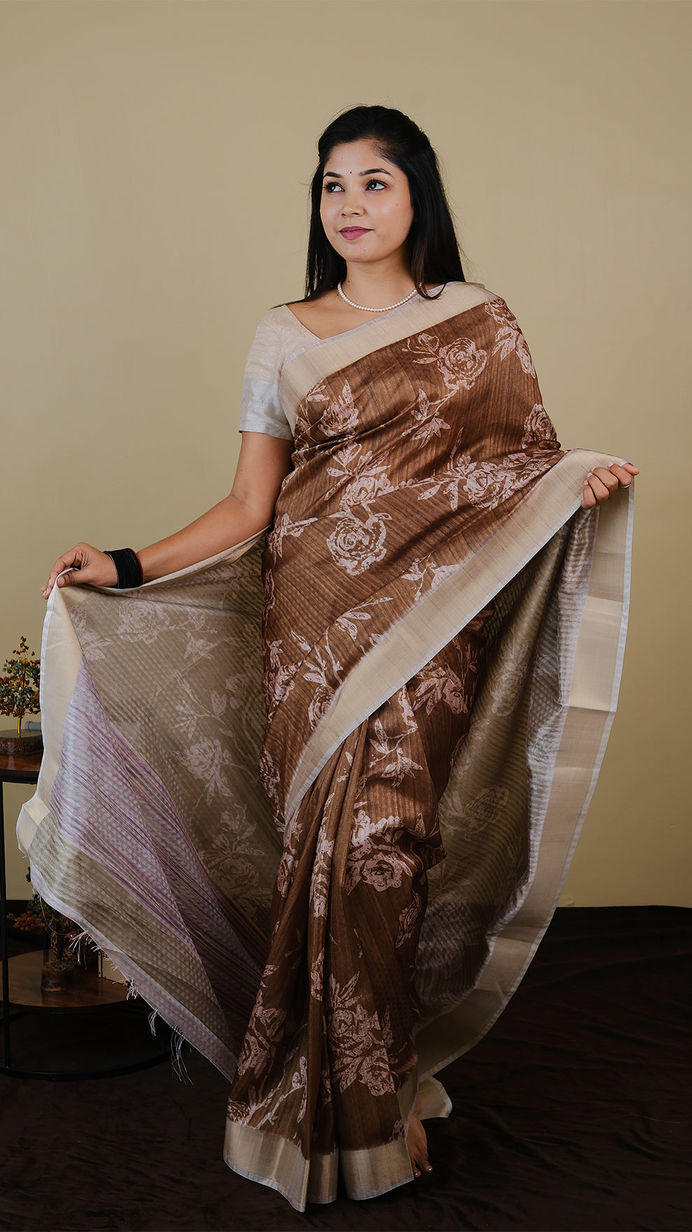 Soft silk digital print in olive green and shell pink with zari border and multicolor pallu - AVANTHIKA (20010011)