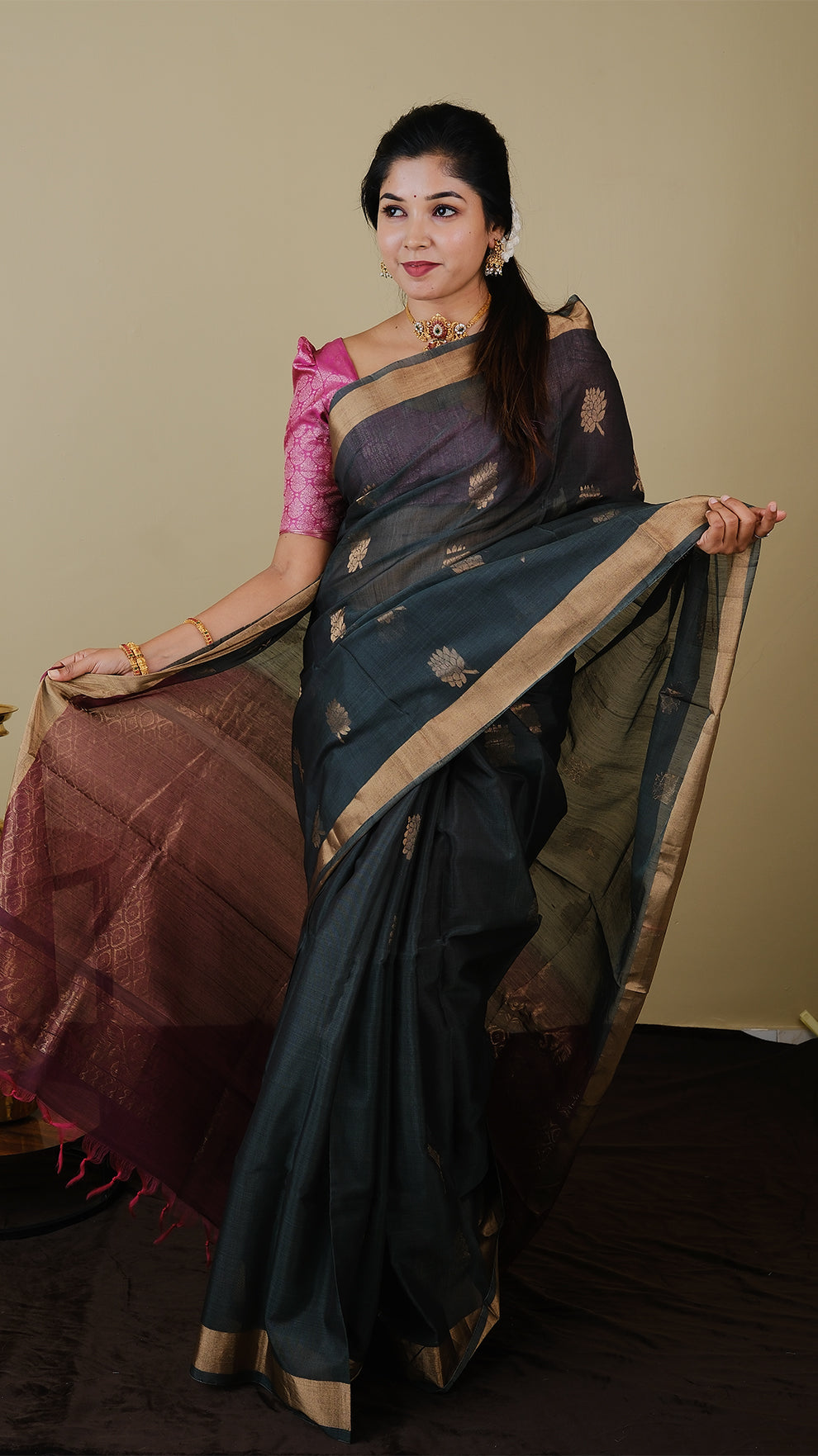 Cotton silk in bottle green with gold flower motif and plum pink contrast zari border and pallu - AVANTHIKA (20009026)