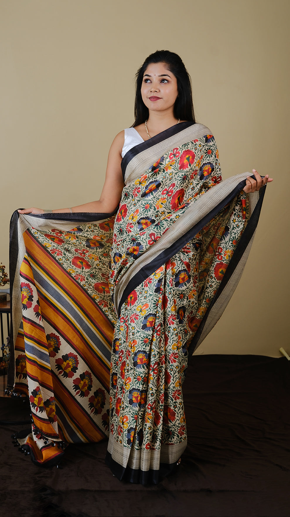 Poly silk crème with black border Kashmiri floral multicolour - KRITHIKA (40010010)