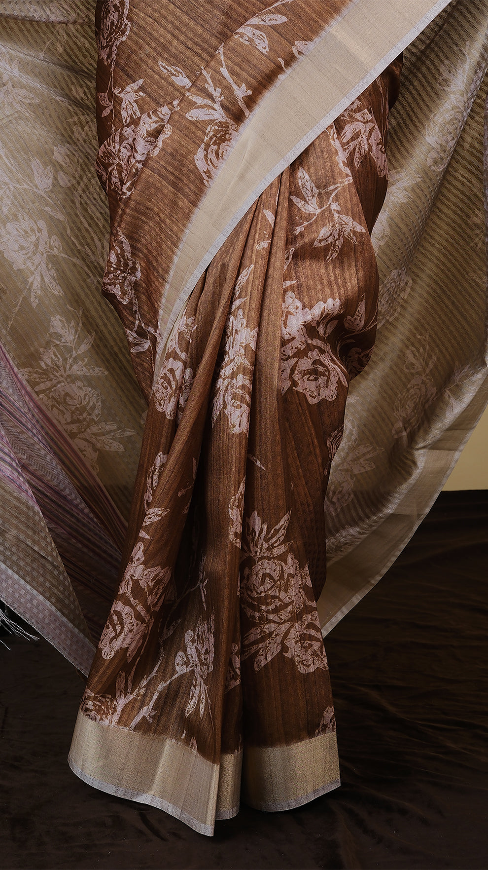 Soft silk digital print in olive green and shell pink with zari border and multicolor pallu - AVANTHIKA (20010011)