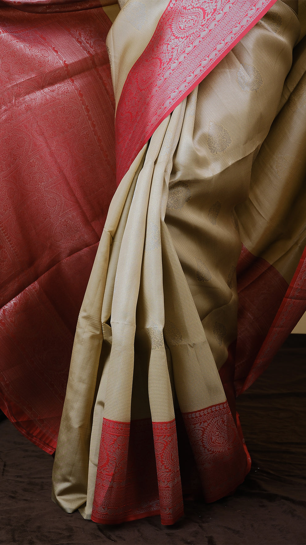 Mango silk brocade in deep cream with vairaoosi and silver motif body with blood red contrast pallu and double silver zari border - AVANTHIKA (20009023)