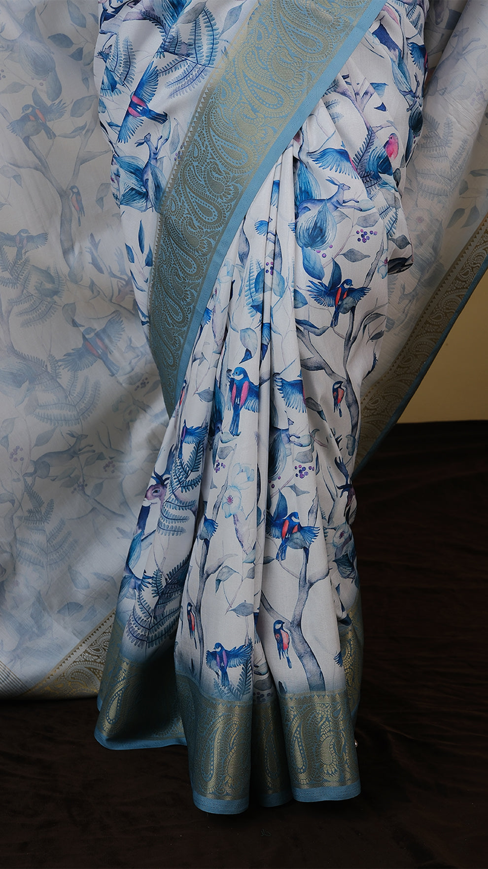 Digial print off white saree with all over bird print and teal green zari border - AVANTHIKA (20012008)